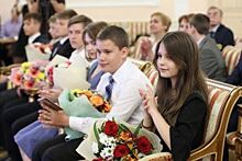 20 южноуральских школьников получили паспорта в День России