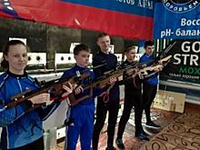 Молодым биатлонистам Алтая сделали подарок к Новому году