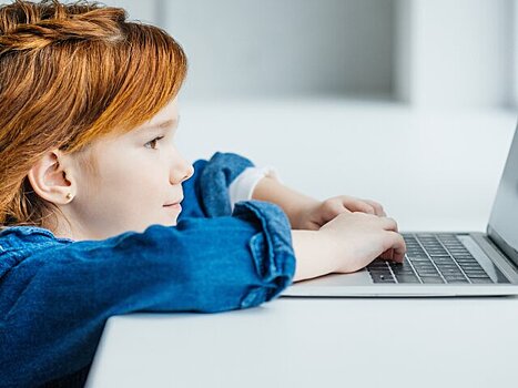Эксперт рассказал, как уберечь детей от опасностей в интернете