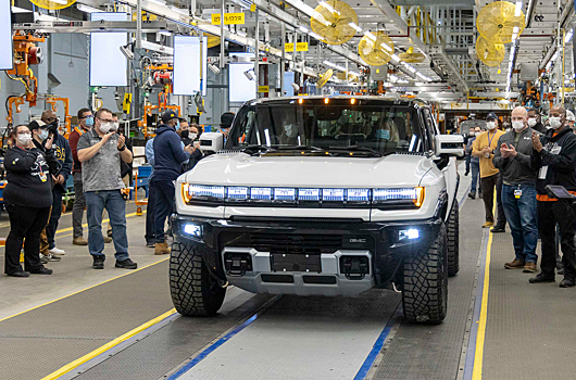 Первая партия пикапов GMC Hummer отправлена заказчикам