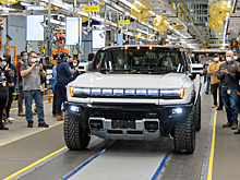Первая партия пикапов GMC Hummer отправлена заказчикам