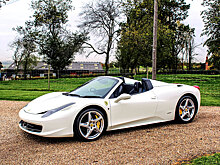 Посмотрите, как Ferrari 458 уничтожают на свалке
