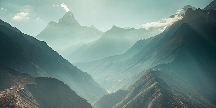 Туристы оказались заблокированы в Гималаях из-за ливней