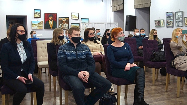 Молодежным советам предприятий и организаций Вологды вручили «трудовые» книжки