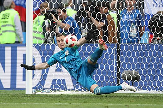 «С ума сходить не планирую». Игорь Акинфеев — о регистрации товарного знака «нога бога»