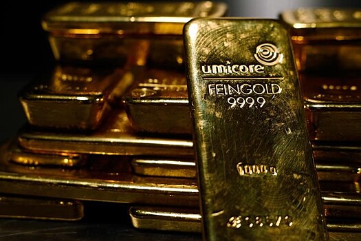 Золото дорожает на статданных из США