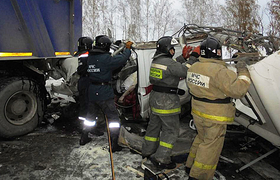 Девять детей погибли в ДТП под Ханты-Мансийском