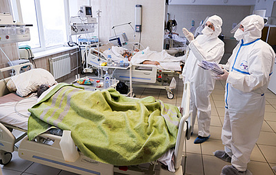 Число госпитализаций из-за коронавируса в России за сутки снизилось на 17,4%