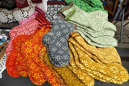 К губернатору российского региона подошла женщина со связанными для бойцов носками