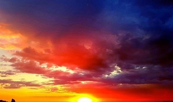 Волгоградцы обсуждают необычное свечение в небе над Кировским районом