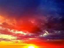 Волгоградцы обсуждают необычное свечение в небе над Кировским районом