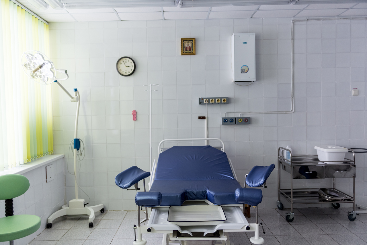 Больница в Кузбассе назвала условия для возобновления работы закрывшегося роддома