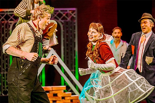 Семейный спектакль "Лукич" представили на Сцене "Мельников"