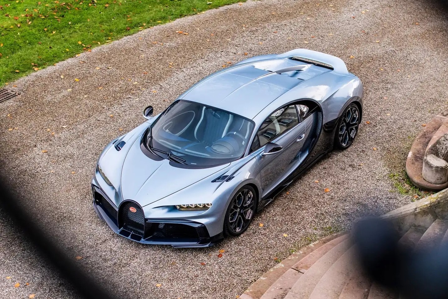   Bugatti Chiron Profile       - 